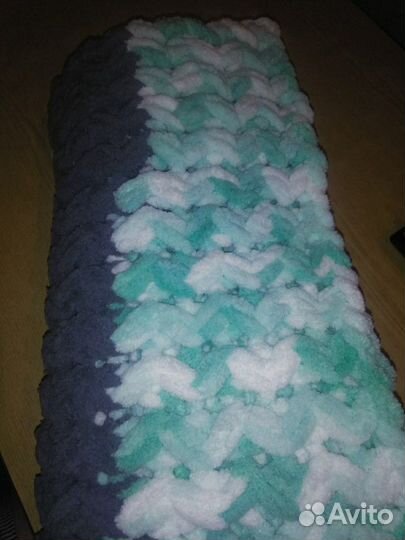 Пушистый плед ручной работы