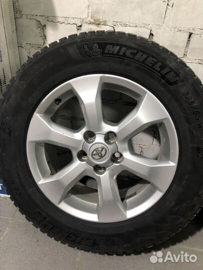Michelin X-Ice North 4 SUV 225/65 R17 95