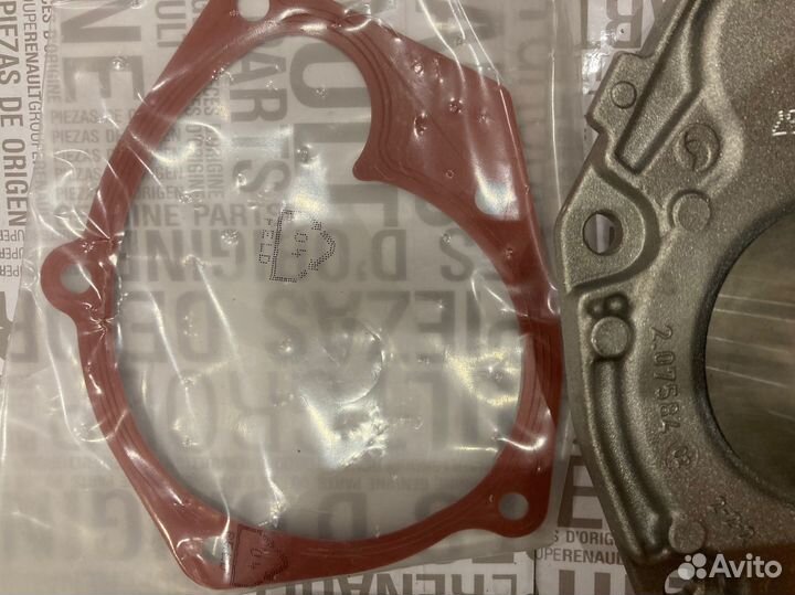 Помпа Оригинал Рено Дастер 2.0 Каптюр Террано