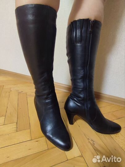 Демисезонные женские сапоги 38 на каблуке