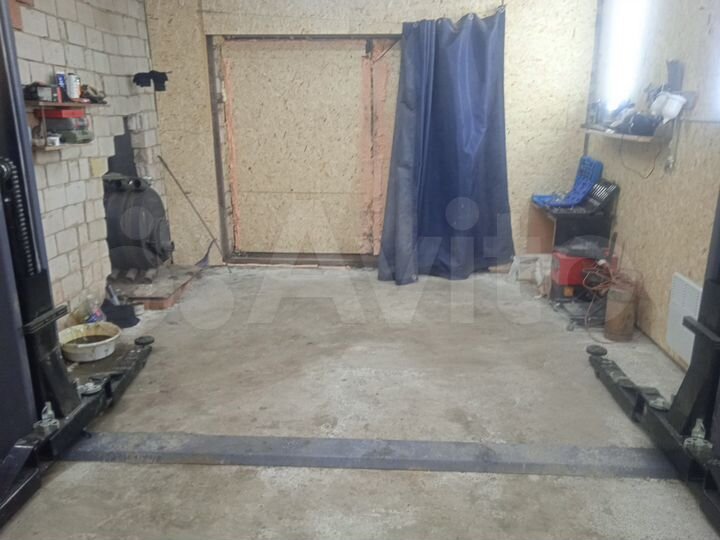 Гараж, > 30 м²