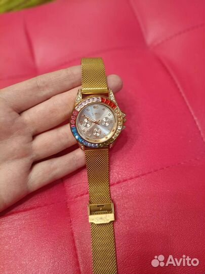 Стильные часы для девушки