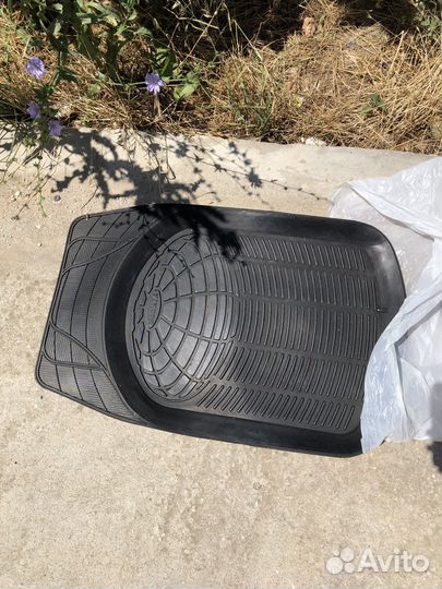 Автомобильные коврики резиновые