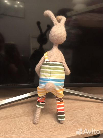 Зайка вязаный