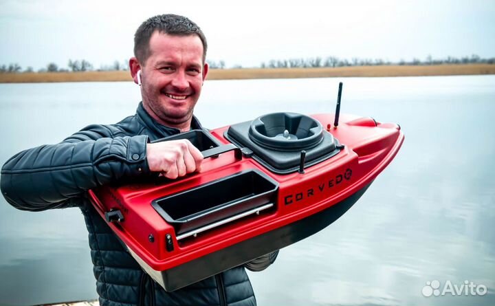 Прикормочный кораблик с глубиномером