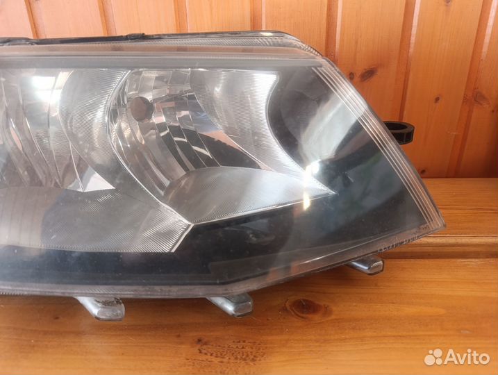 Фара правая Skoda Octavia A7
