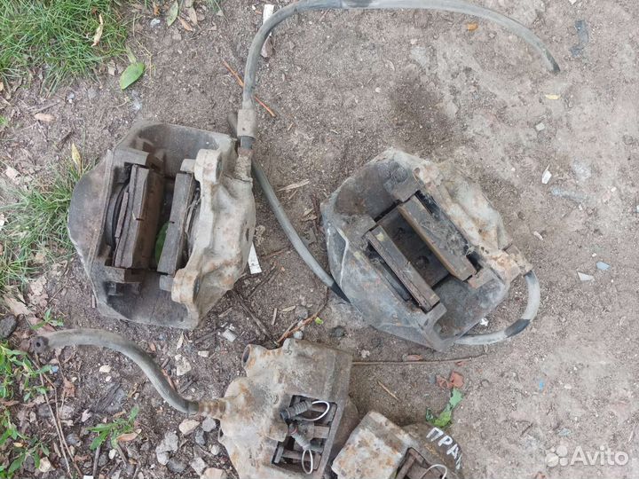 Суппорт передний перед,зад Mercedes W140