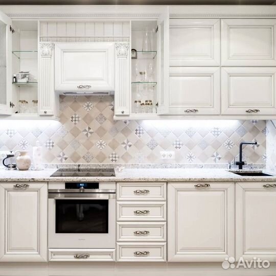 Кухонный гарнитур классика любой сложности