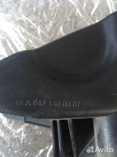 Сапун впускного коллектора Mercedes GLS 166 X166 O