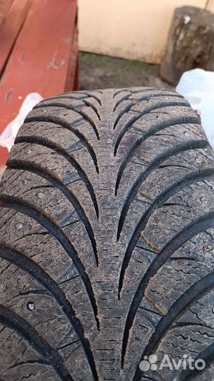 Sava Eskimo Stud 215/65 R16