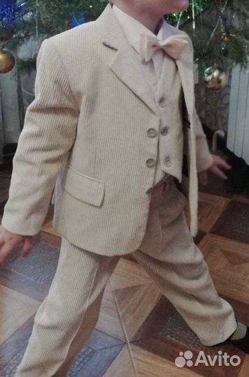 Костюм тройка р. 98