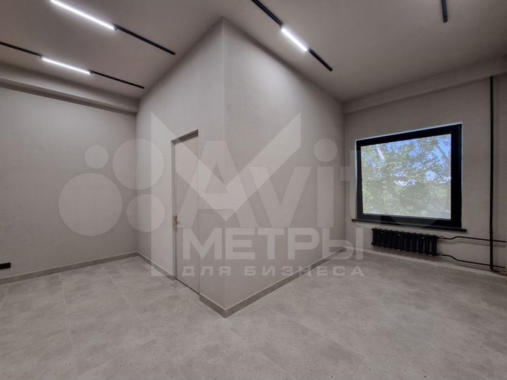 Офис в бизнес центре, 223 кв.м, кабинеты