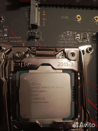 Материнская плата с процессором и оперативкой