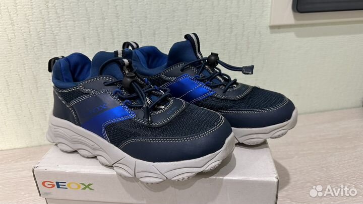 Кроссовки Geox
