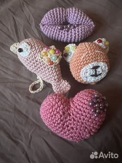 Броши вязаные крючком продаю. Различные модели