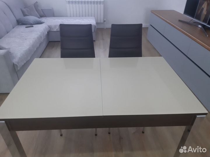 Кухонный стол