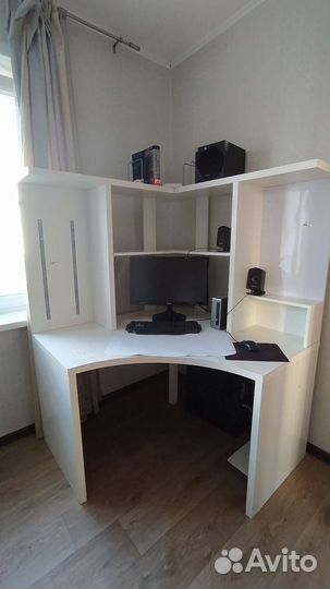 Компьютерный стол IKEA отдам бесплатно