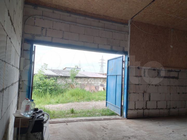 Гараж, > 30 м²