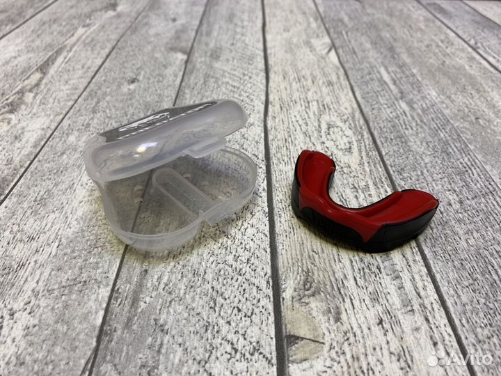 Капа боксерская Venum Predator Black/Red