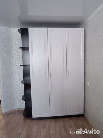 Шкаф