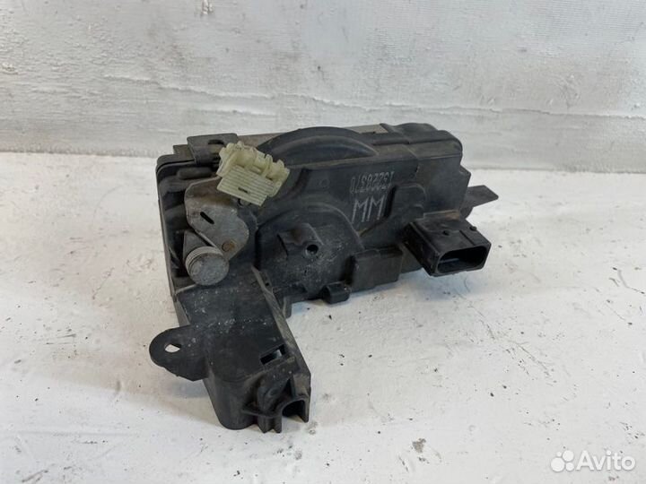 Замок двери передний правый Opel Astra H 2005