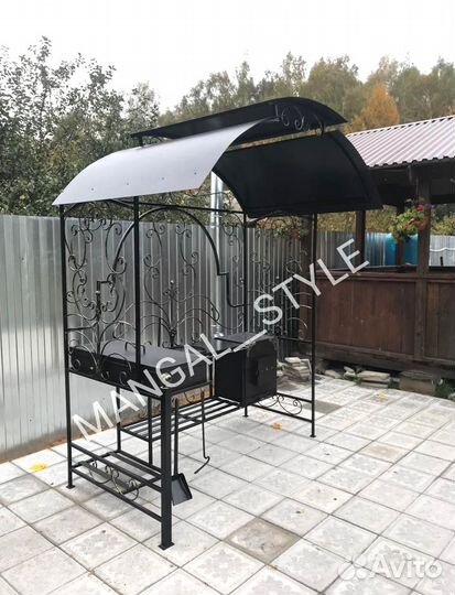 Мангал с крышей