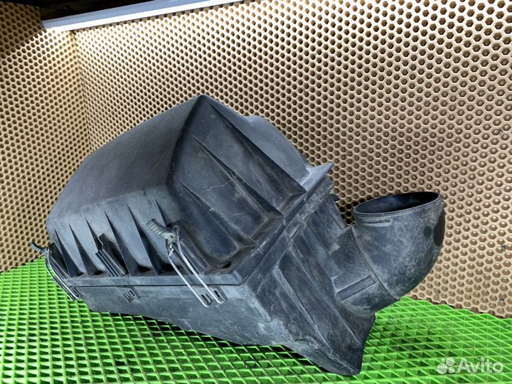 Корпус воздушного фильтра Mercedes w210