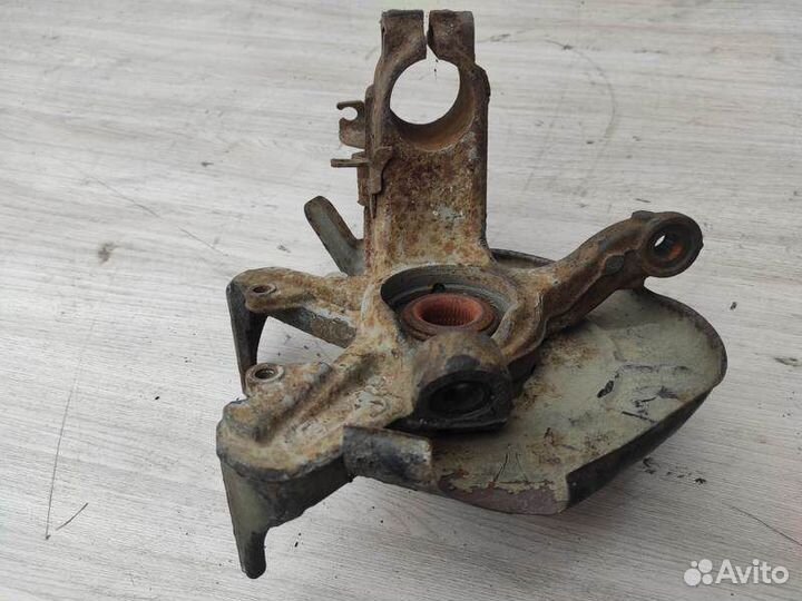 Кулак передний правый Skoda Fabia I рестайлинг (20