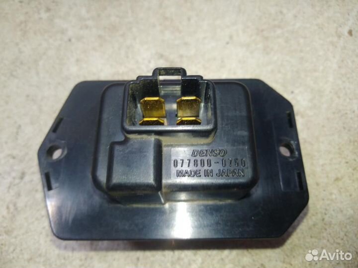 Резистор отопителя Toyota Land Cruiser J100 UZJ100