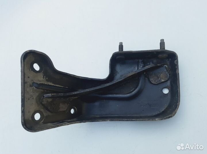 Кронштейн привода Ford Mondeo 1