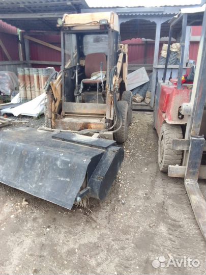 Мини-погрузчик Уралвагонзавод ПУМ-500, 2000