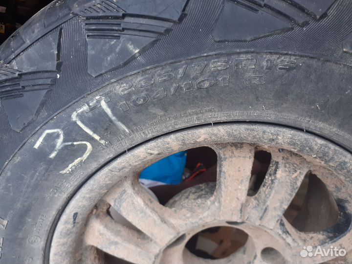 Kumho Road Venture MT51 235/75 R15