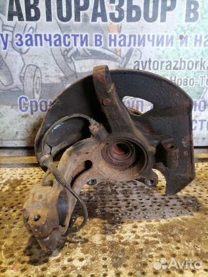 Кулак поворотный передний правый Rover 75