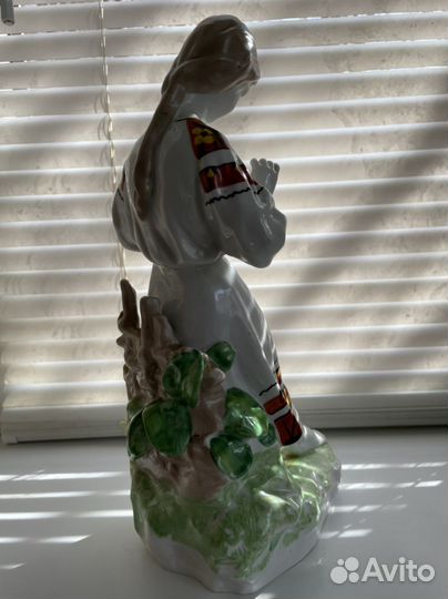 Статуэтка гадание на ромашке