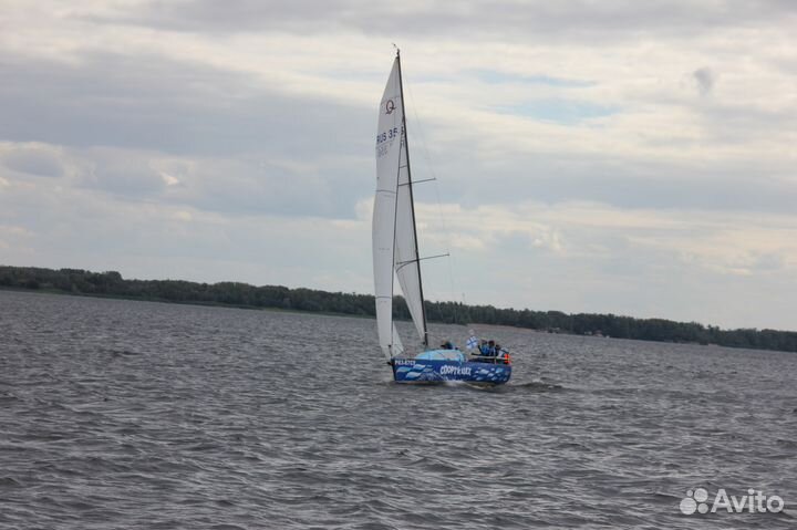Парусная яхта класса Open-800 (Эльф-800), 8 м