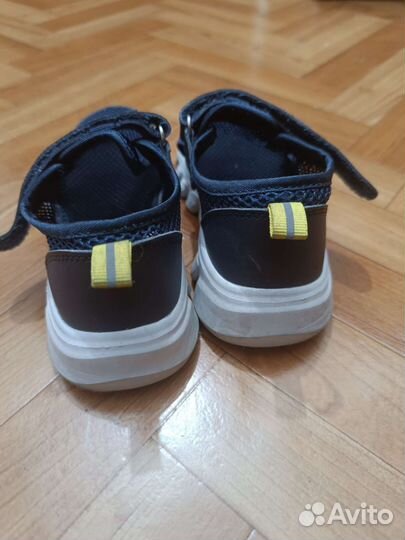 Кроссовки р. 30