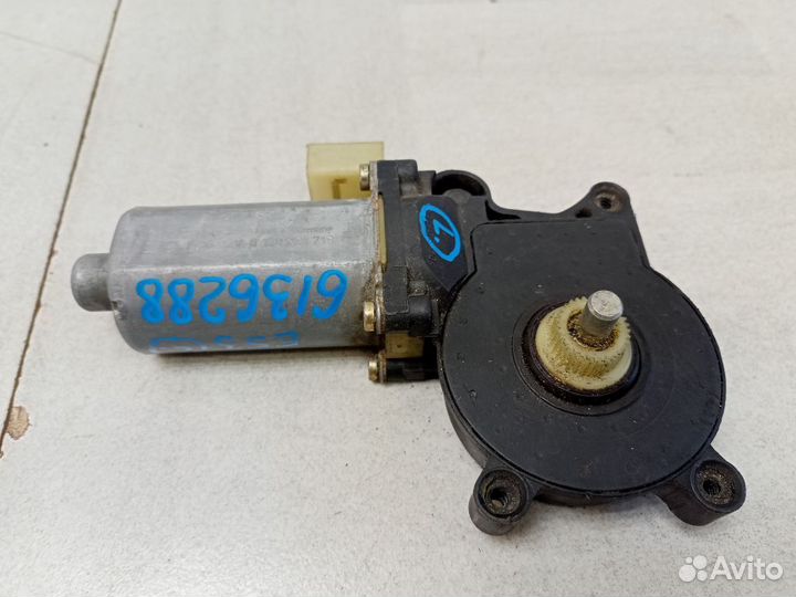 Моторчик левого стеклоподъёмника