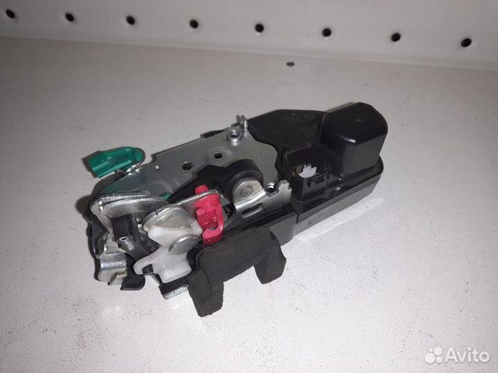 Chrysler Sebring / Dodge Stratus Замок двери Новый