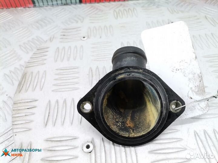 Корпус термостата Audi A4 B5 1998 048121121B