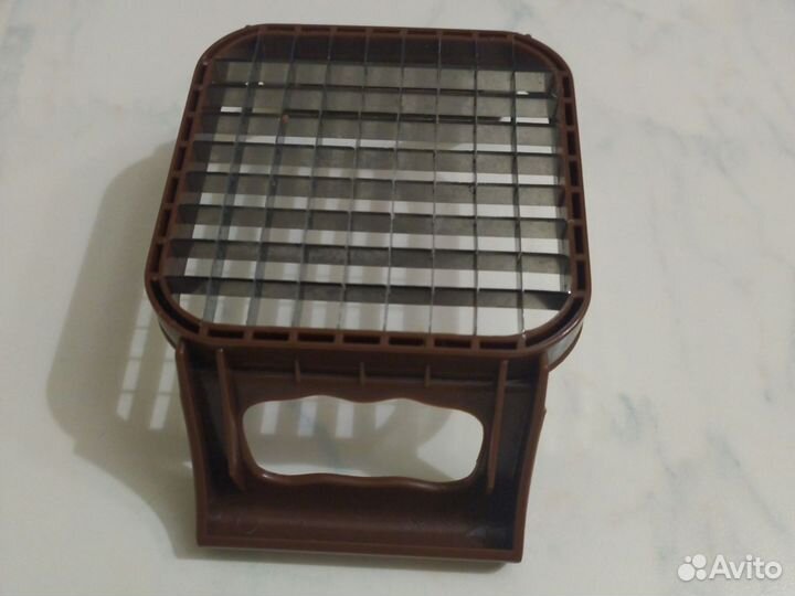 Посуда разная и столовые приборы