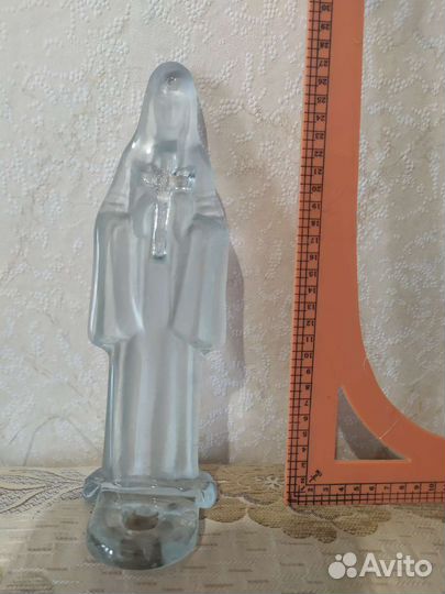 Статуэтка стеклянная прозрачная