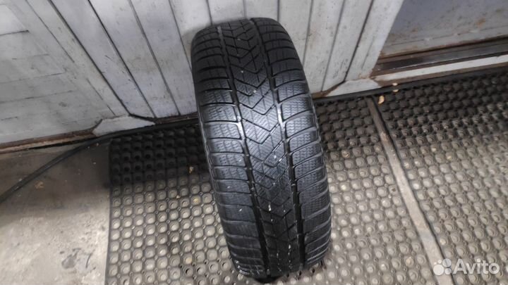 Pirelli Winter Sottozero 3 225/40 R19 93H
