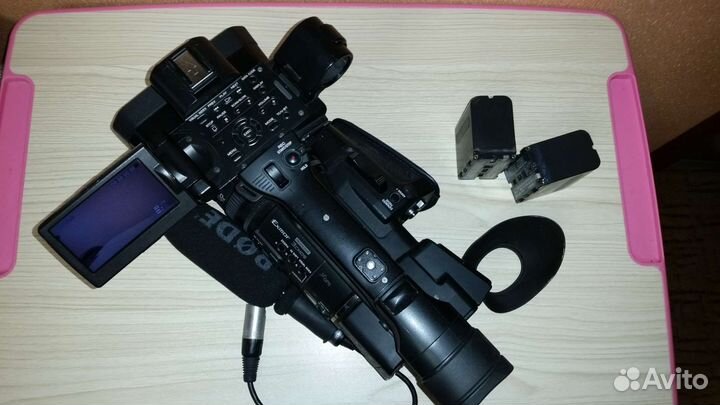 Профессиональная видео камера Sony HXR-NX5E