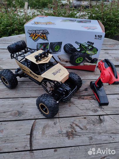 Машина 1:12 / внедорожник / на пульте управления