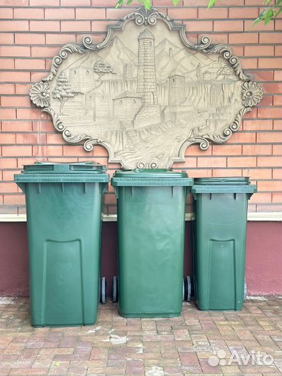 Мусорные контейнеры пластиковые 1100 л