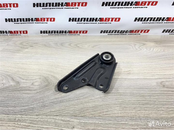 Кронштейн опоры кпп Мазда 3 BK бк
