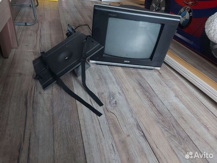 Телевизор бу с кронштейном