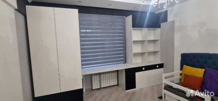 Рабочая зона в углу у окна