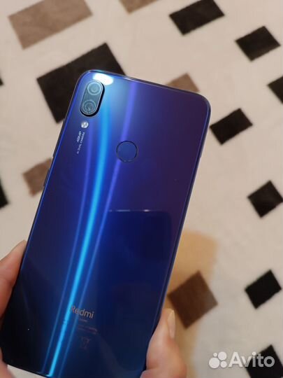 Продам телефон