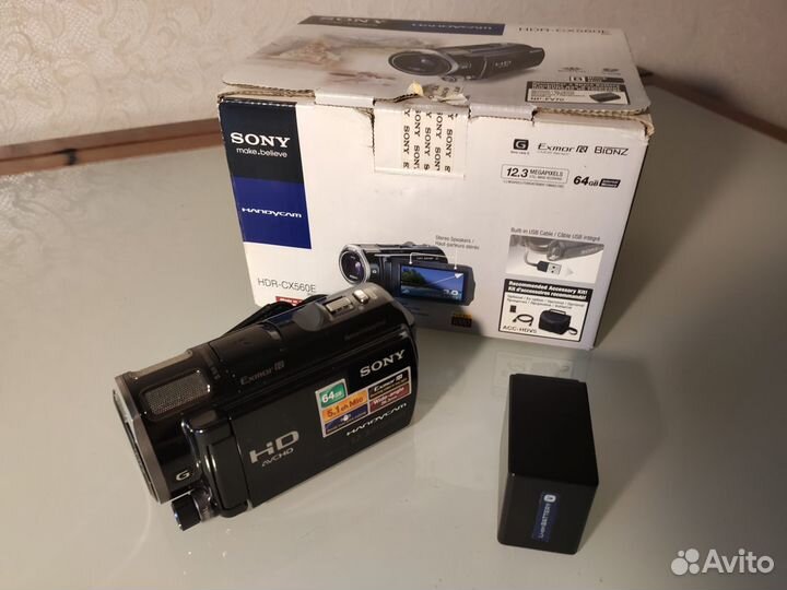 Видеокамера Sony HDR-CX560E